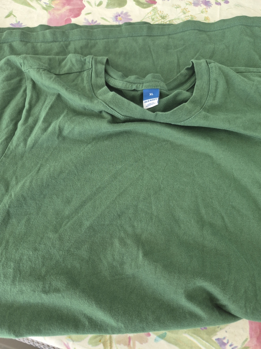Old Navy Women’s Short Sleeve Tee in Green